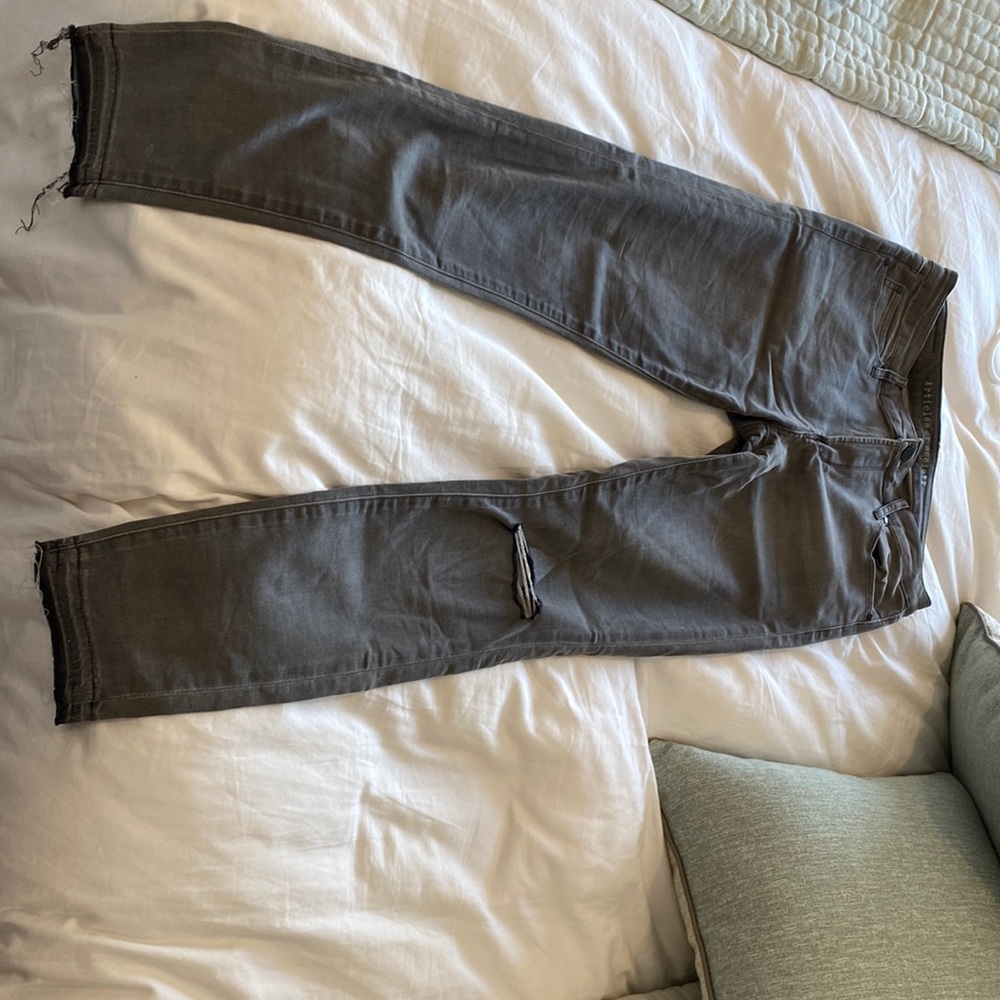 High rise skinny jeans. Dark gray wash